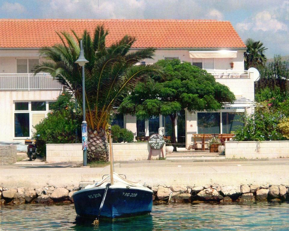 Apartments Vala Rogoznica  Bilik gambar